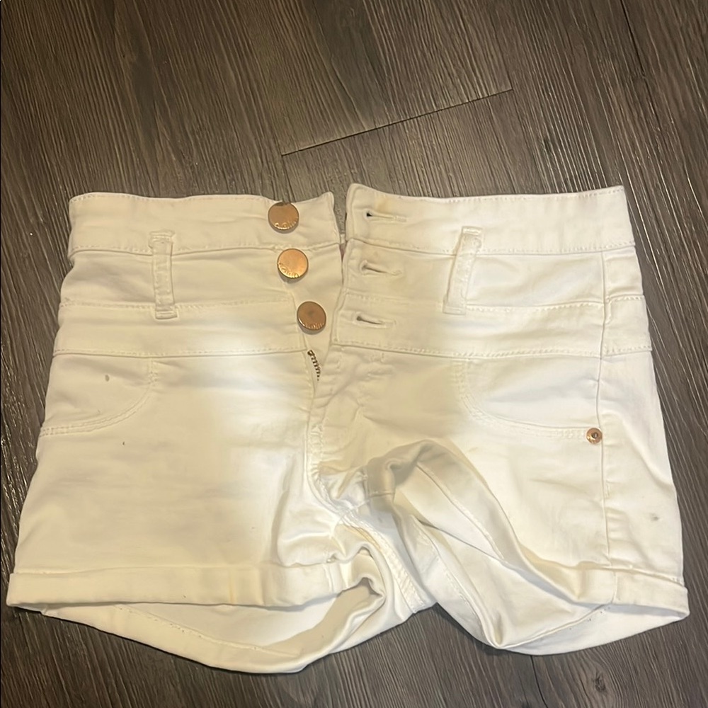 No Boundaries Women's High-Waisted White Shorts